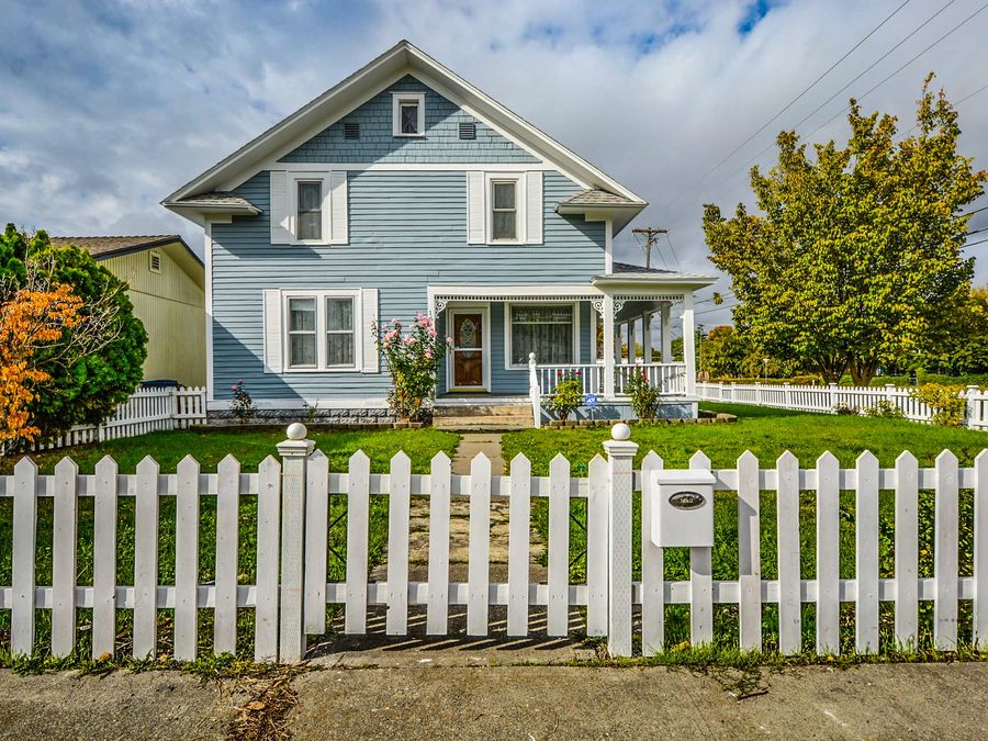 White picket front fence — Arlington, TX
